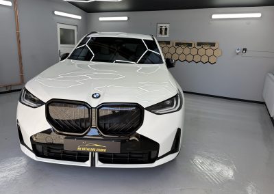 BMW po detailingu v štúdiu