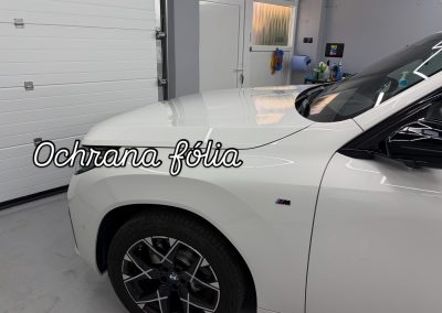 Renovácia svetiel a ochranná fólia na vozidle
